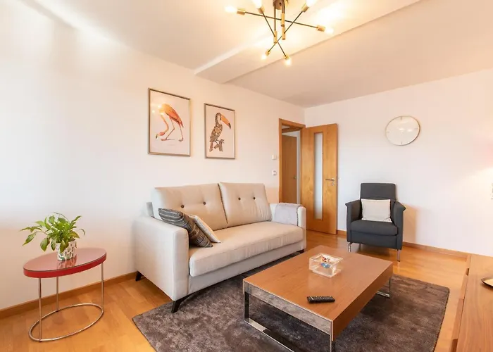Luminoso Apartamento En Cuatro Caminos